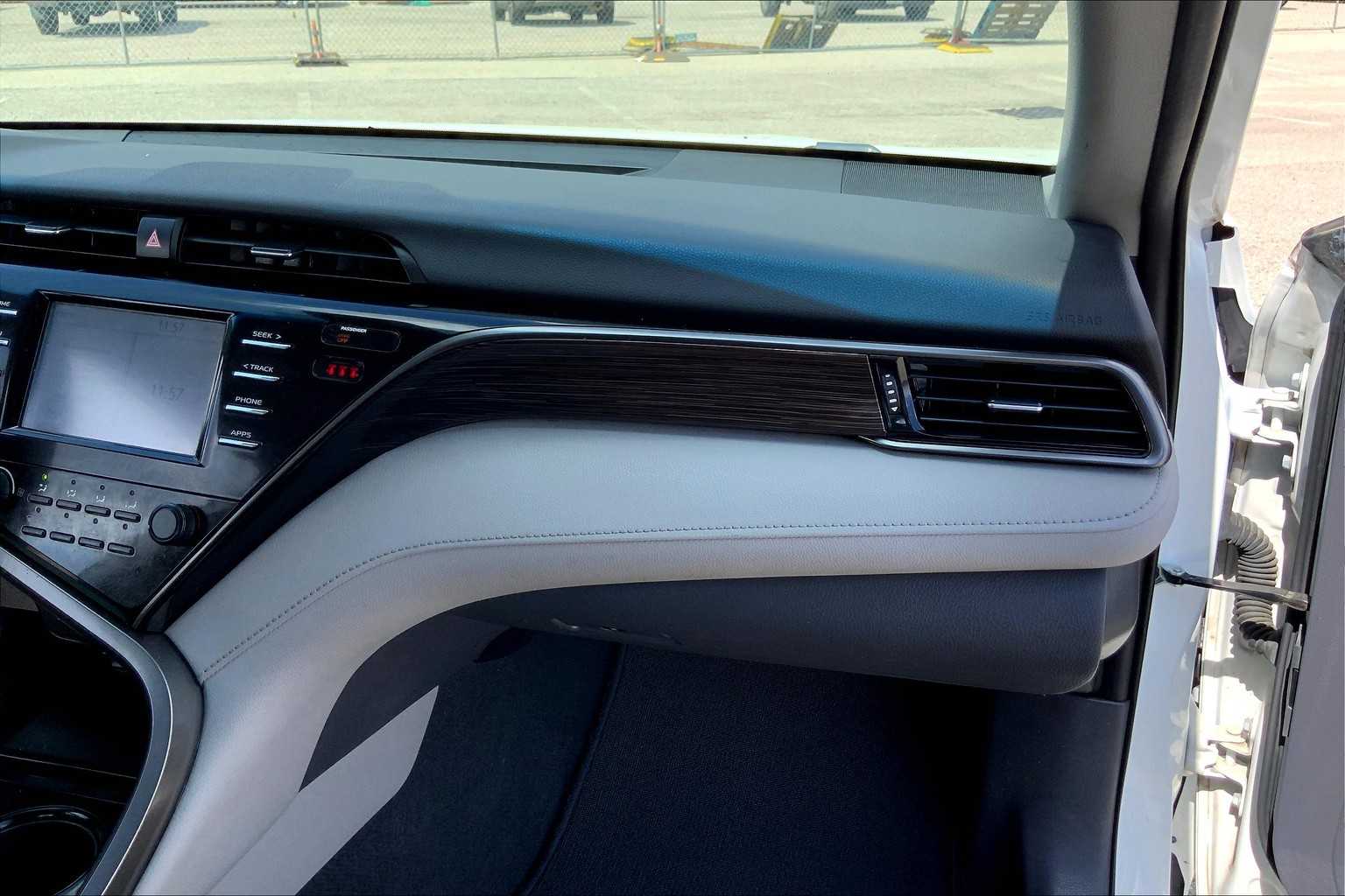 2019 Toyota Camry LE photo 16