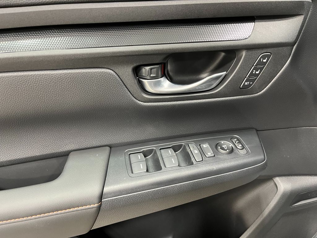 2025 Honda CR-V Hybrid Sport-L photo 13