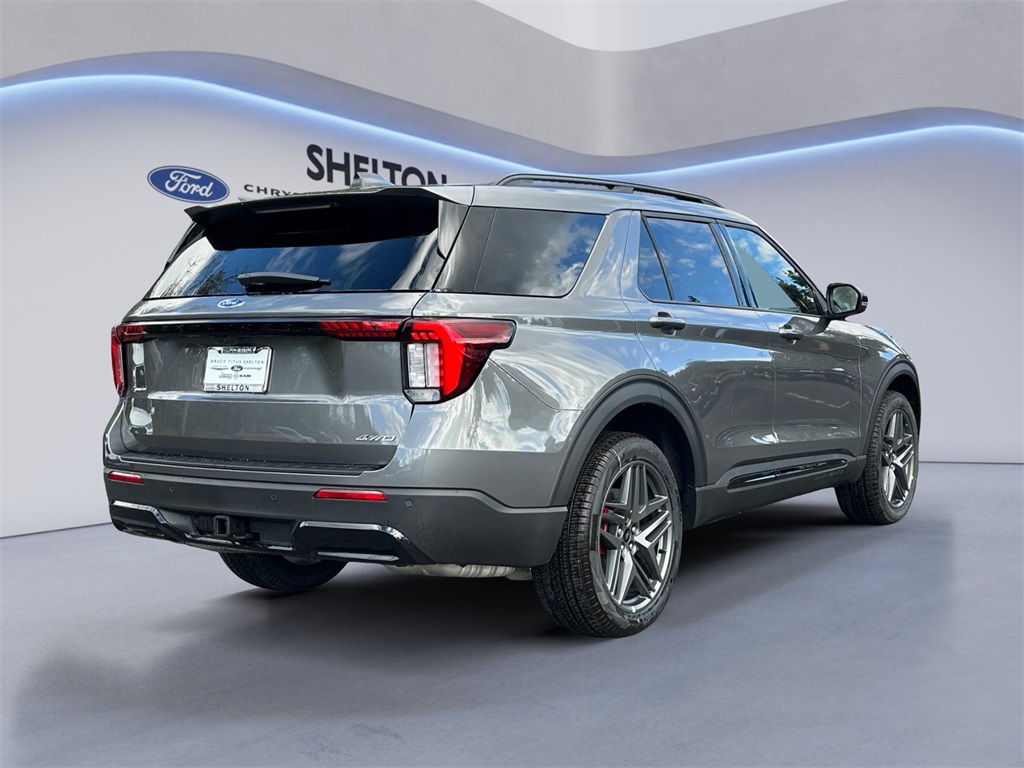 2025 Ford Explorer ST-Line photo 4