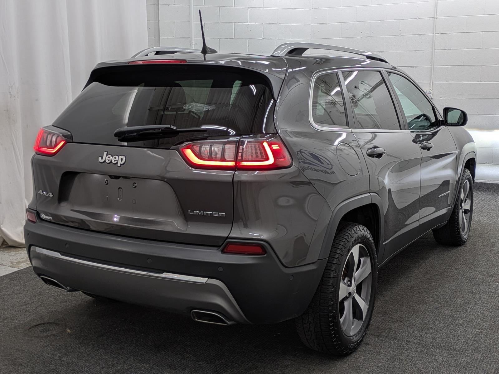 2021 Jeep Cherokee Limited photo 2
