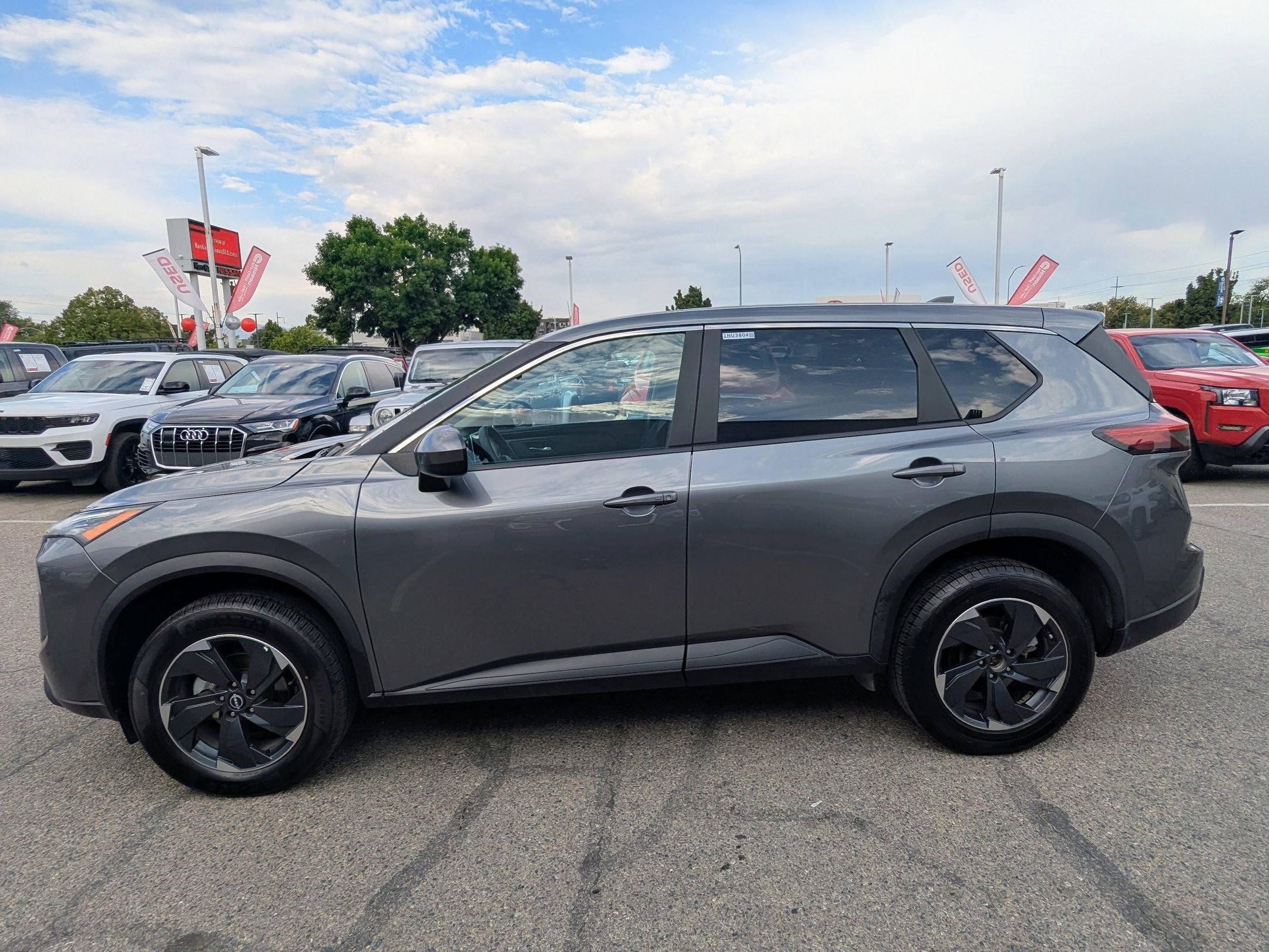 2024 Nissan Rogue SV photo 3