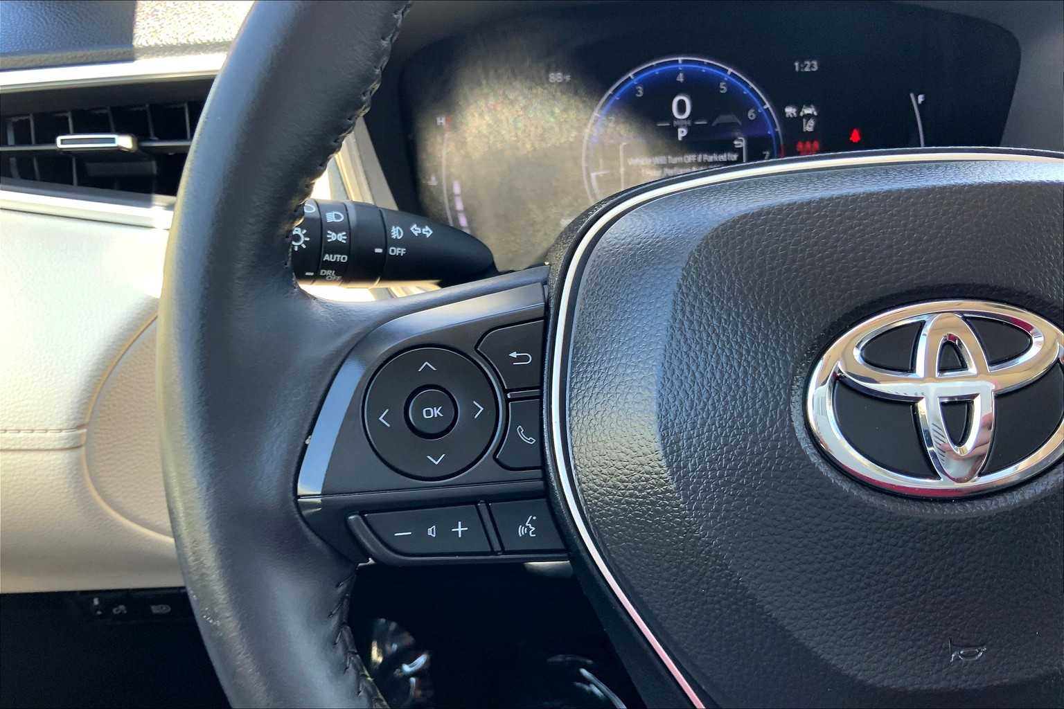 2024 Toyota Corolla Cross XLE photo 20