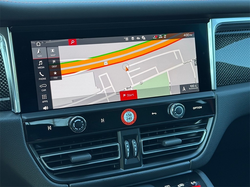 2025 Porsche Macan GTS photo 18