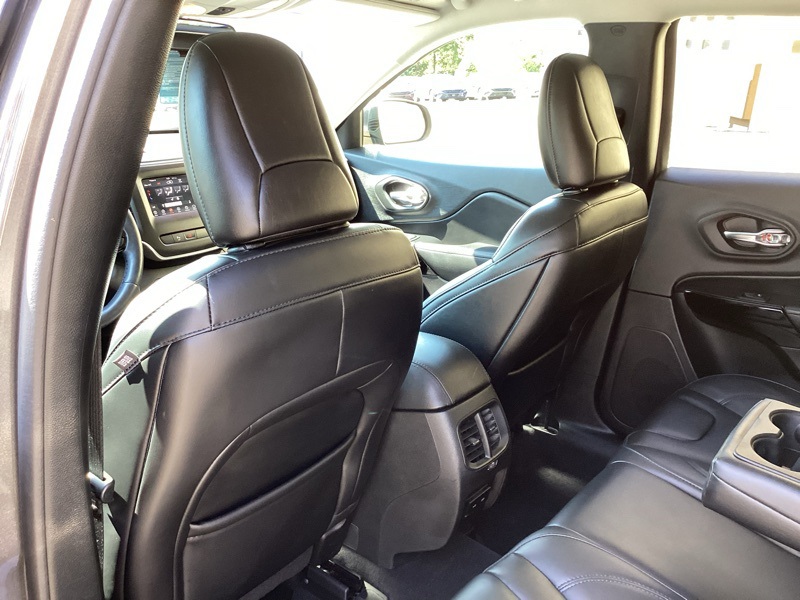 2020 Jeep Cherokee Altitude Sport photo 23