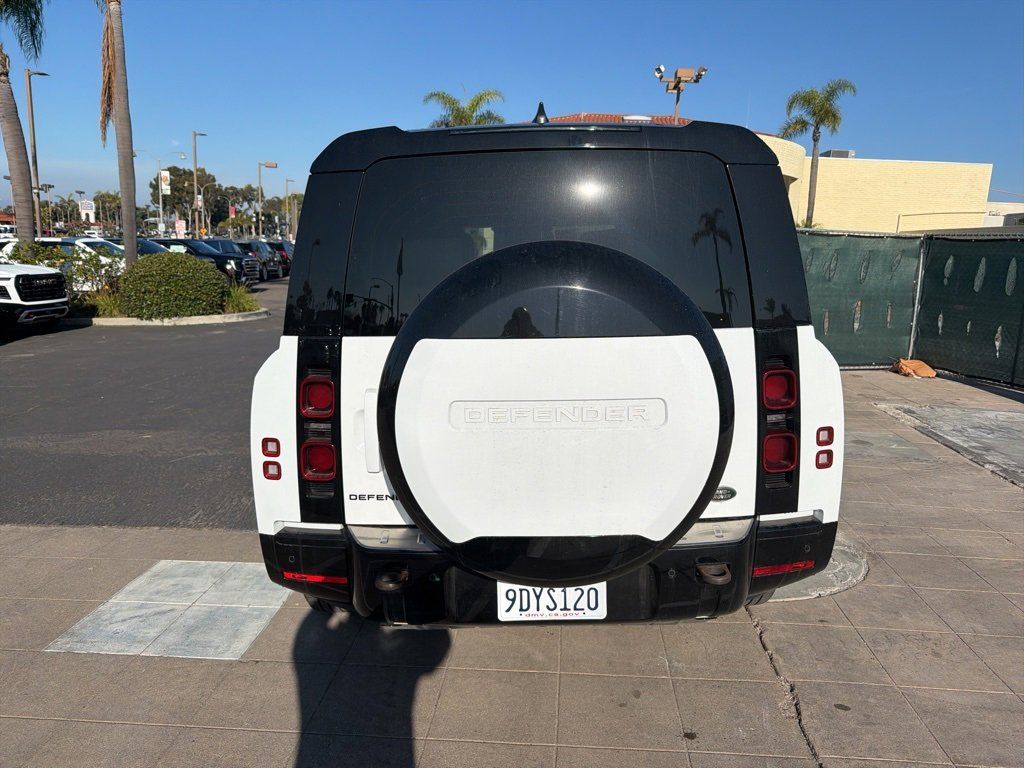 2023 Land Rover Defender 130 X-Dynamic SE photo 2
