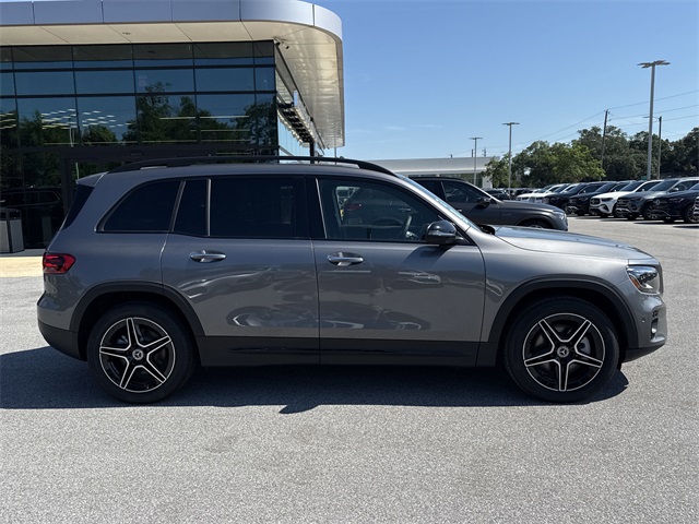 2025 Mercedes Benz GLB 250 photo 3