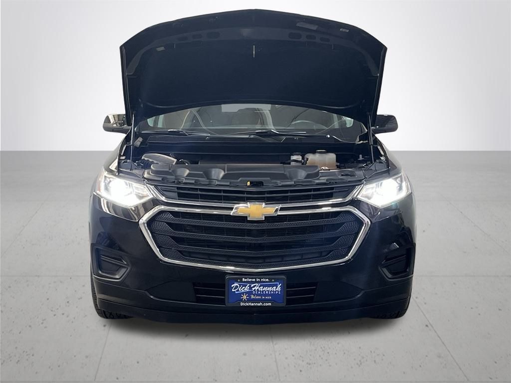 2021 Chevrolet Traverse LS photo 4