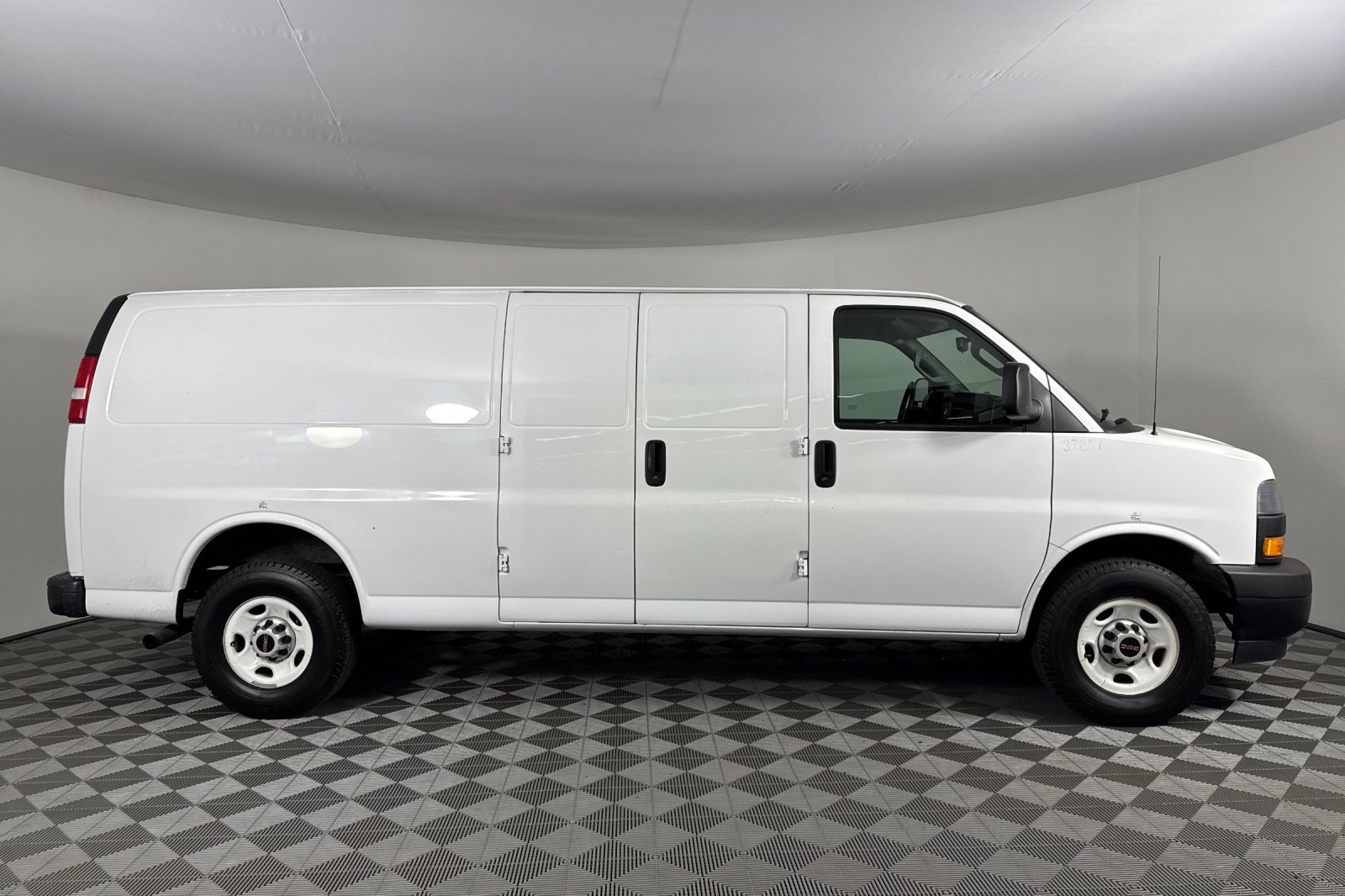 2020 Gmc Savana Cargo 2500 photo 3