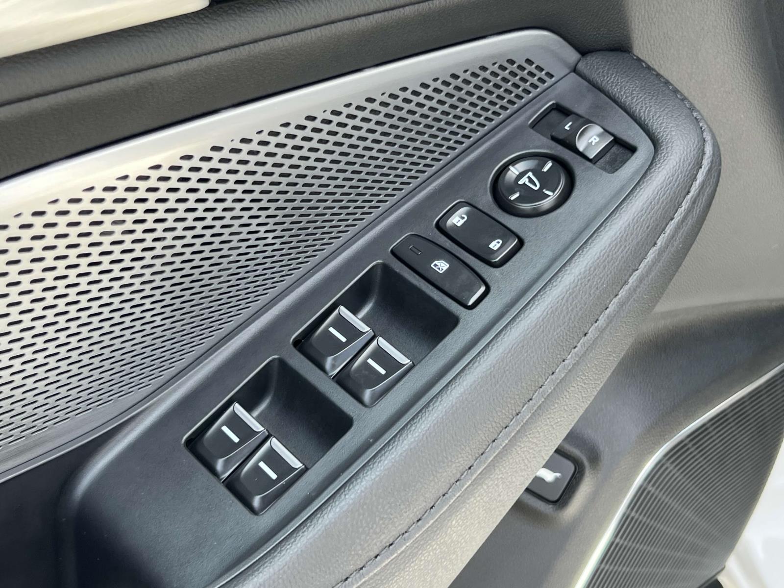 2025 Acura MDX SH-AWD photo 15