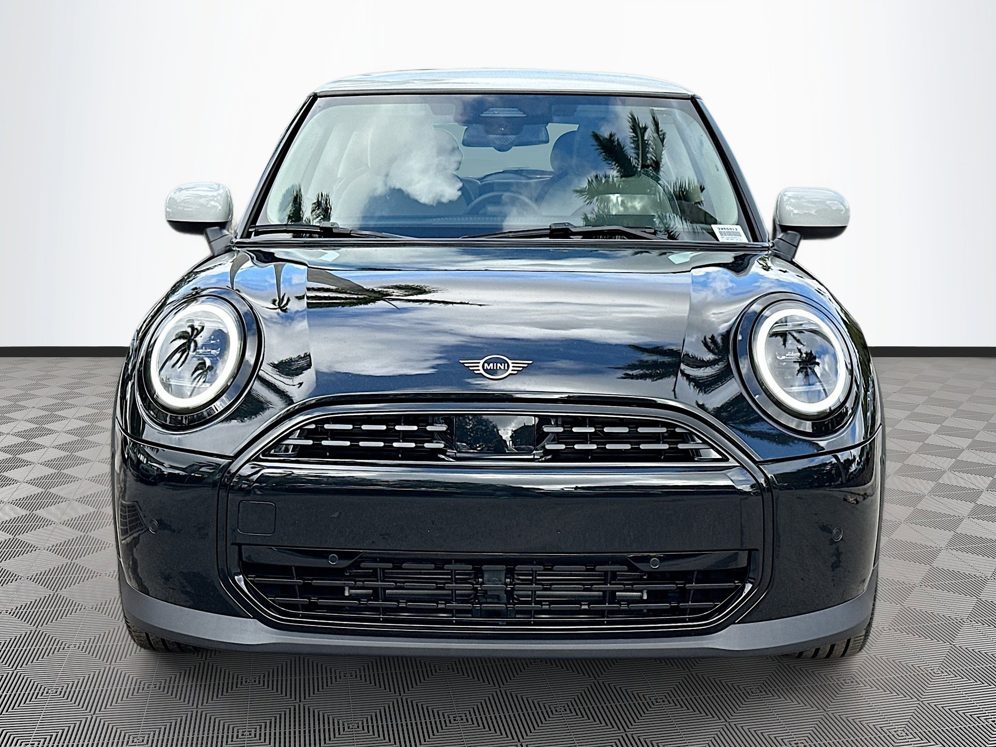 2025 Mini Cooper 2 Door Hardtop Signature photo 2