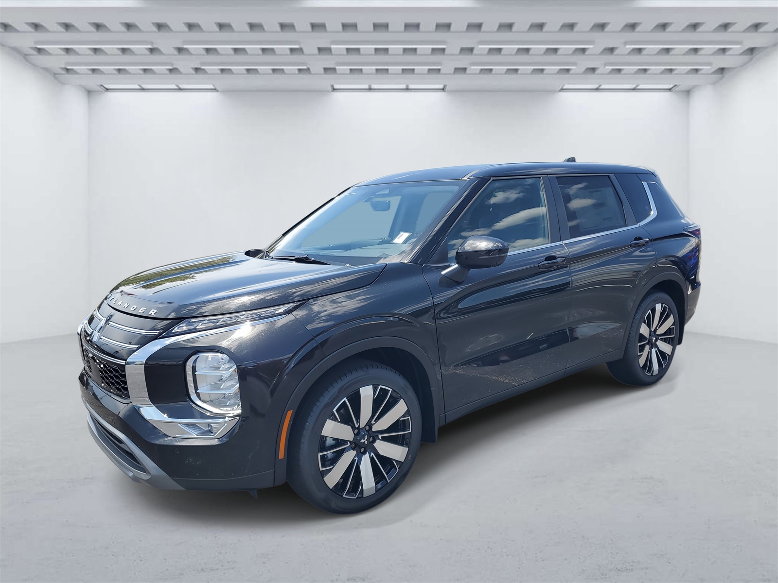 2025 Mitsubishi Outlander SE photo 2