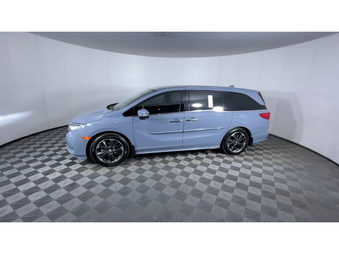 2023 Honda Odyssey Elite photo 3