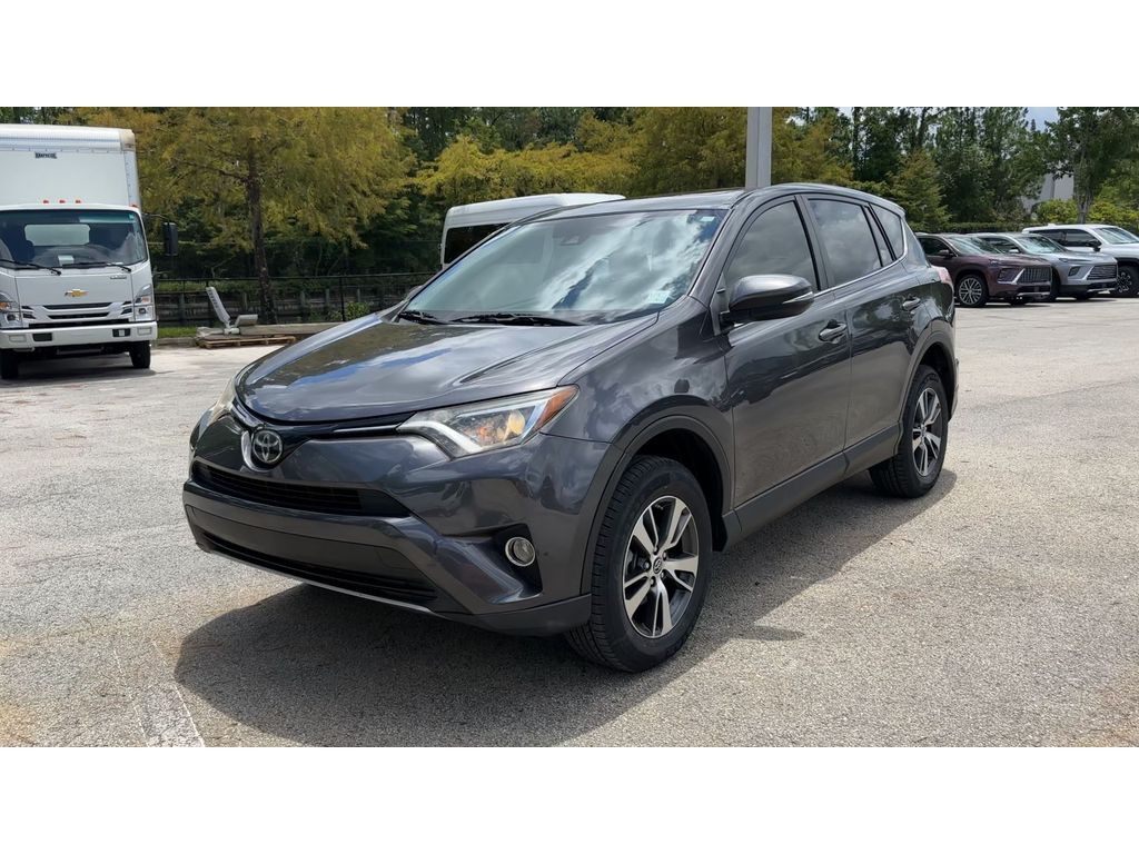 2018 Toyota RAV4 XLE photo 4