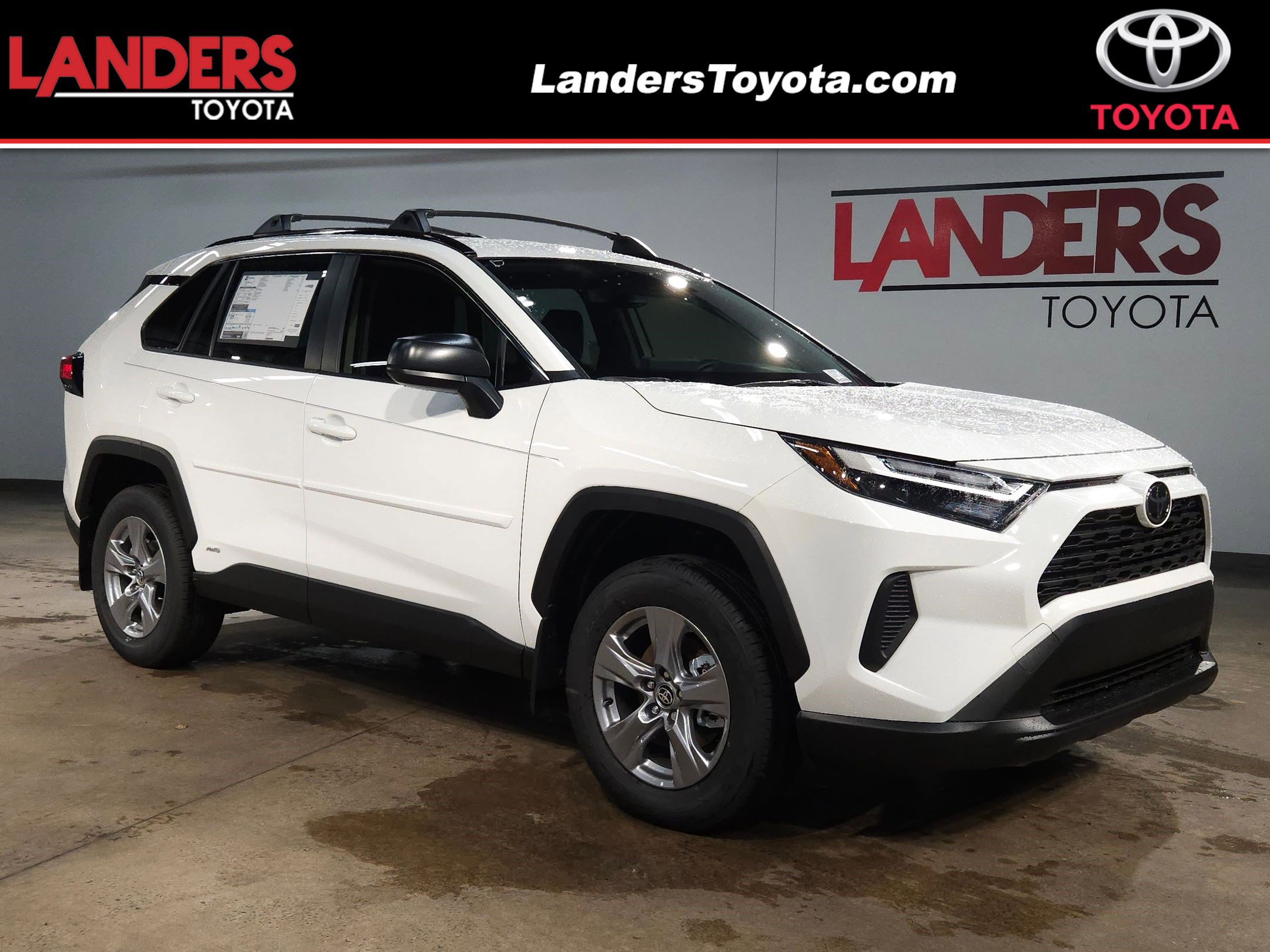 2025 Toyota RAV4 LE's photo
