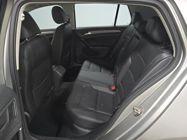 2018 Volkswagen Golf TSI SE photo 8