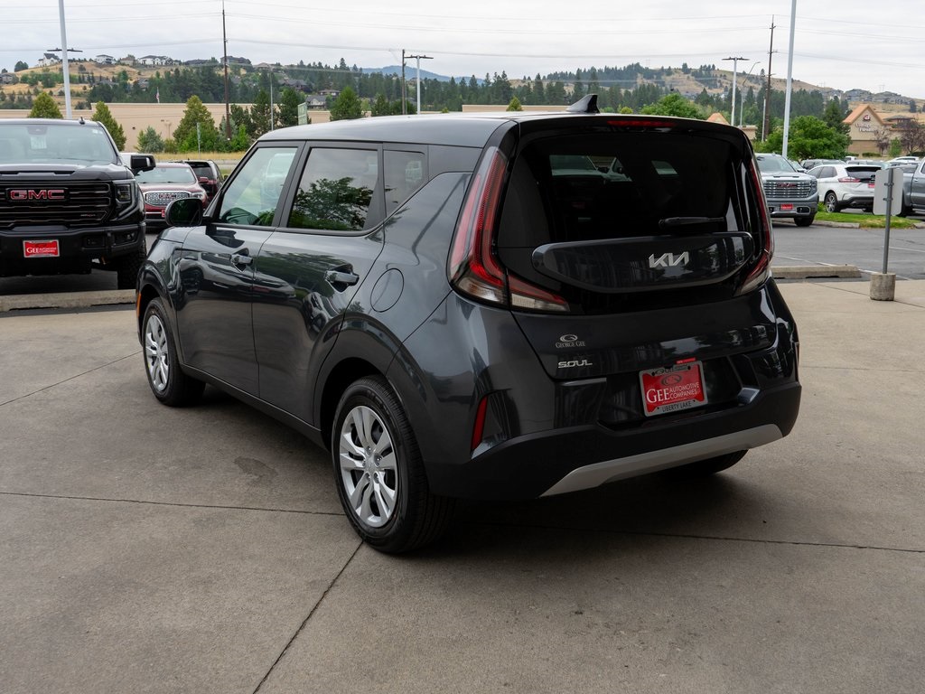 2025 Kia Soul LX photo 4