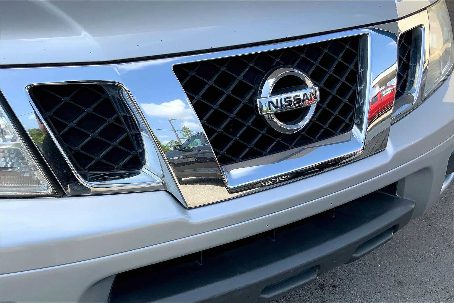 2017 Nissan Frontier SV photo 28