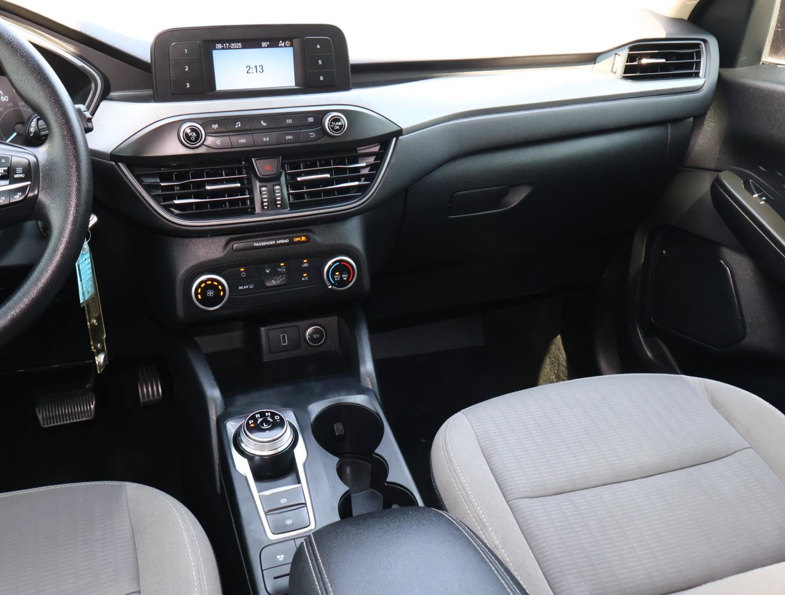 2020 Ford Escape S photo 11