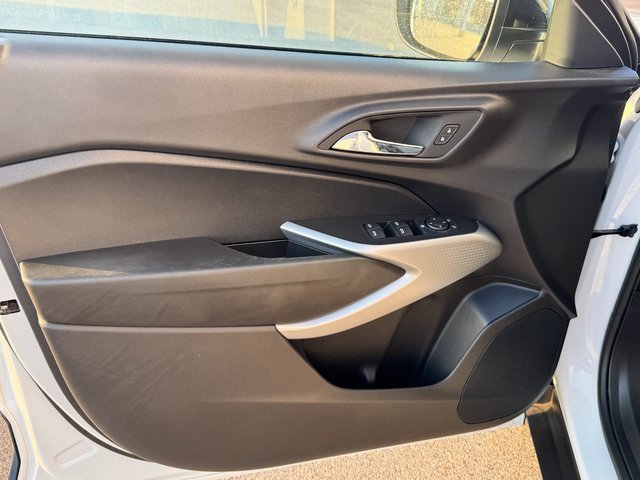 2025 Chevrolet Trax photo 14
