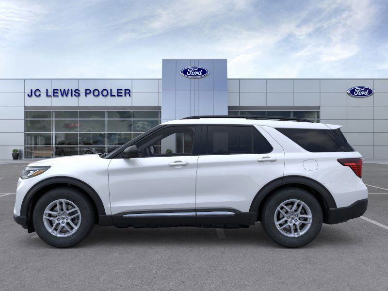 2025 Ford Explorer photo 3