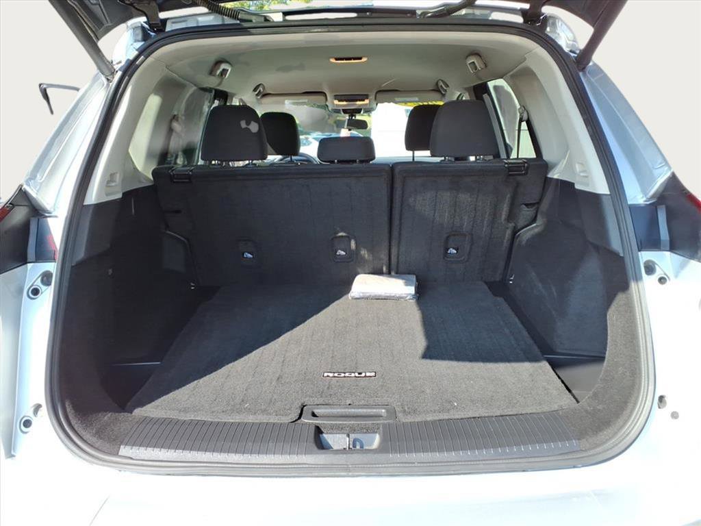2024 Nissan Rogue SV photo 14