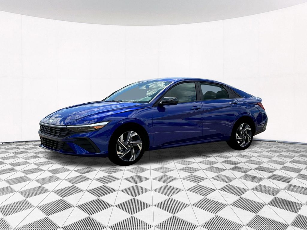 2025 Hyundai Elantra SEL Sport photo 2