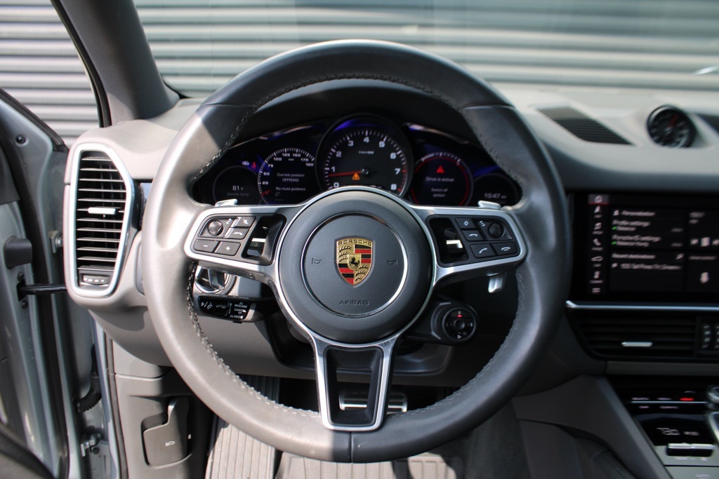 2021 Porsche Cayenne S photo 22