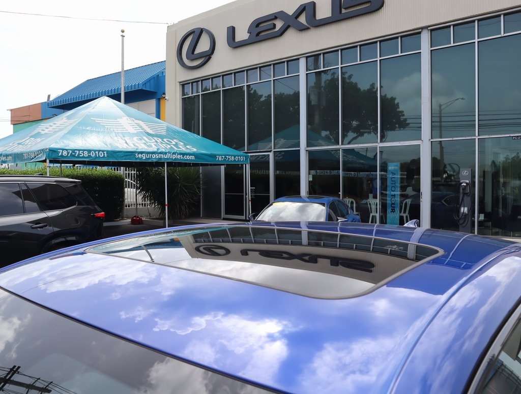 2025 Lexus IS 350 F SPORT photo 12
