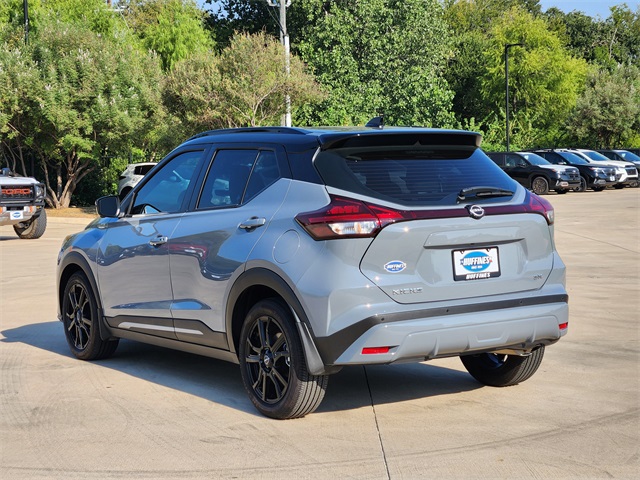 2024 Nissan Kicks SR photo 3