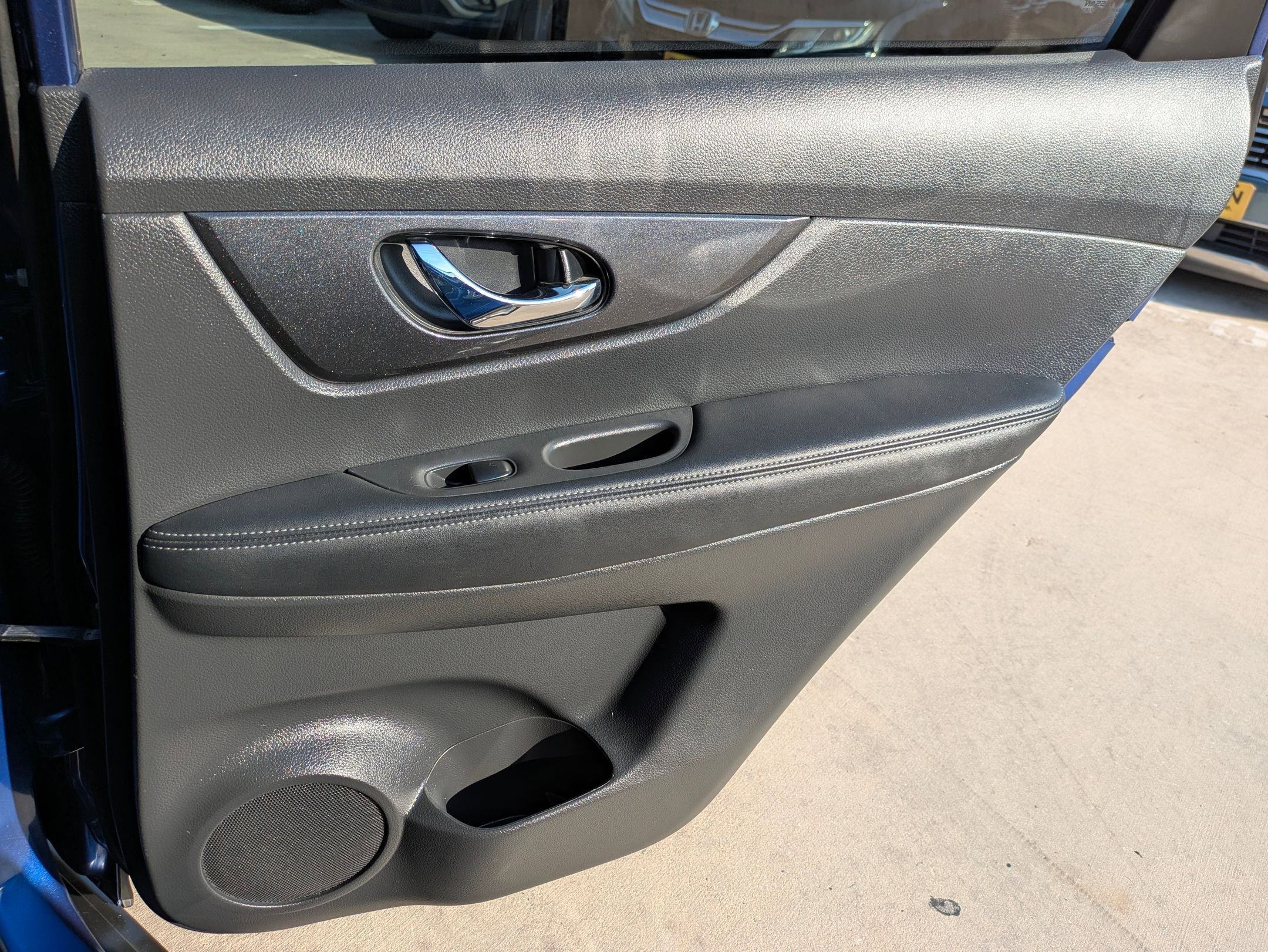 2020 Nissan Rogue SV photo 26