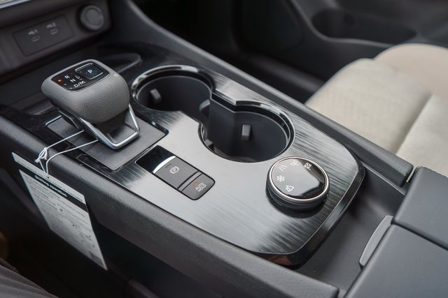 2025 Nissan Rogue SV photo 15