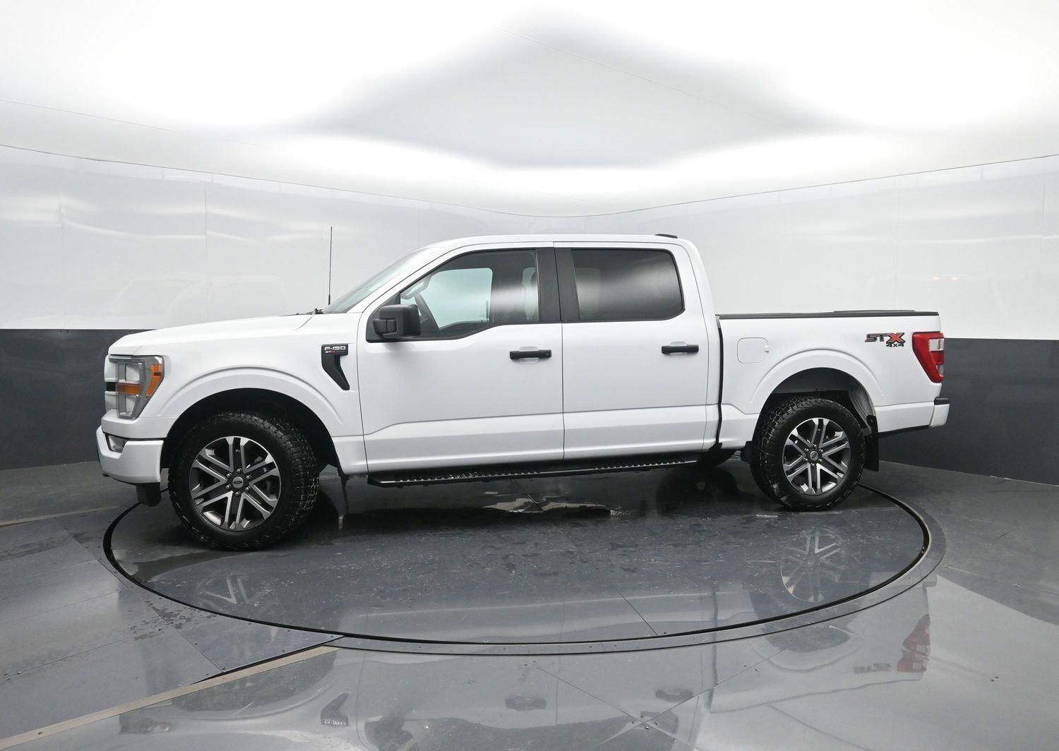 2022 Ford F-150 XL's photo