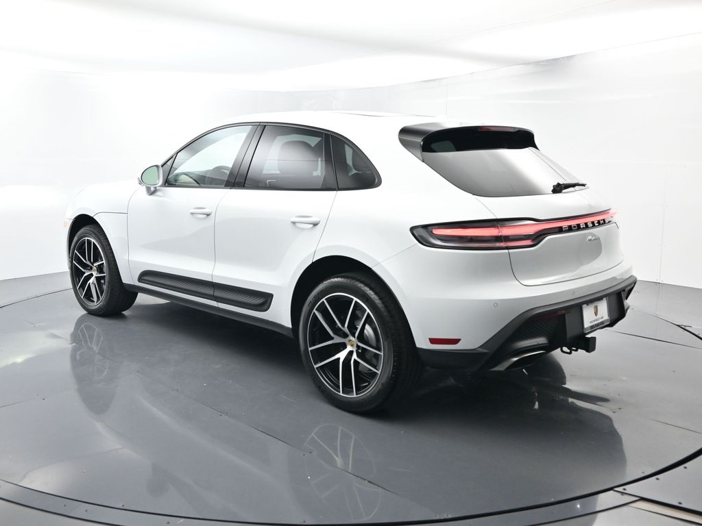 2026 Porsche Macan T photo 3
