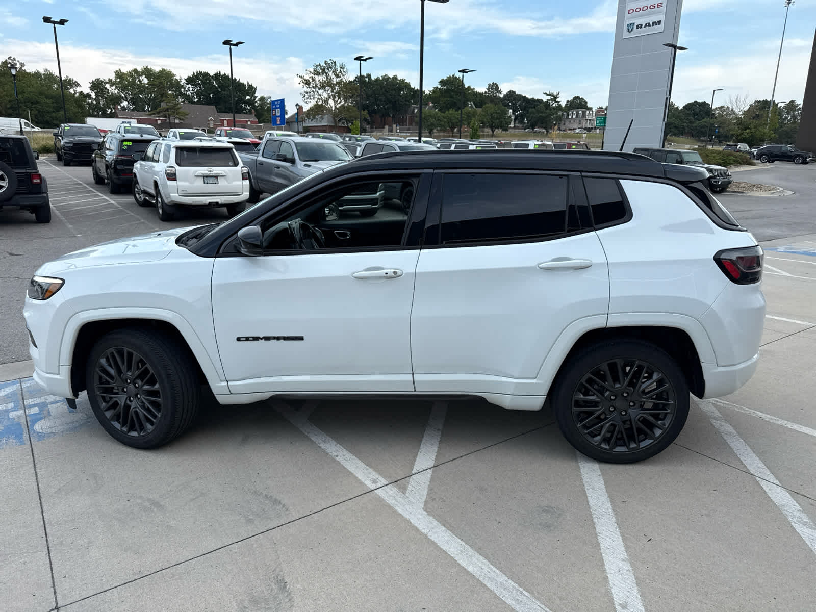 2022 Jeep Compass Limited photo 6