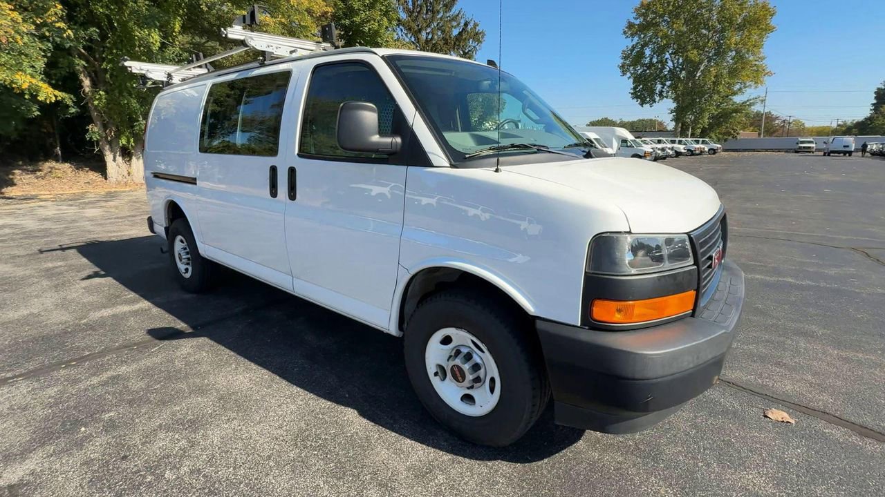 2020 Gmc Savana Cargo 3500 photo 2