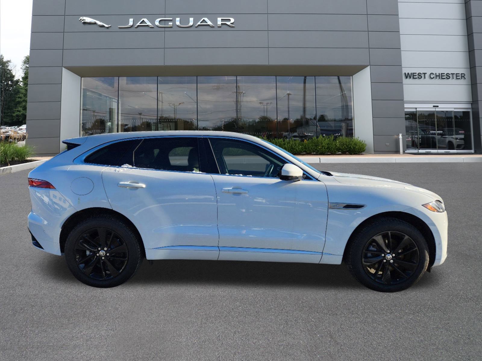 2024 Jaguar F-PACE P250 R-Dynamic S photo 4