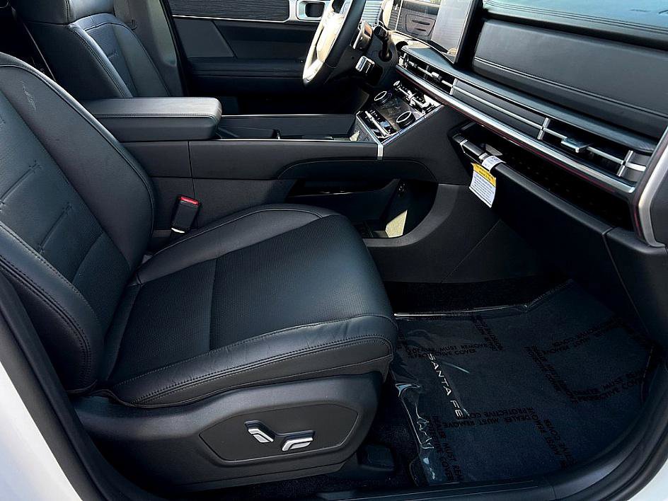 2025 Hyundai Santa Fe Limited photo 18