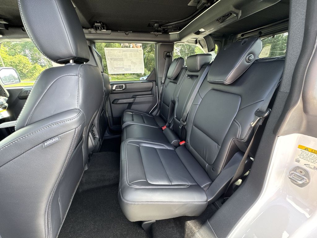 2025 Ford Bronco Outer Banks photo 24
