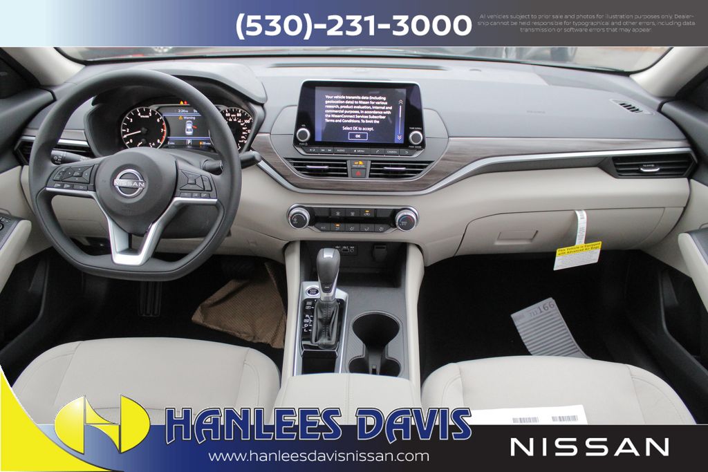 2025 Nissan Altima 2.5 SV photo 13