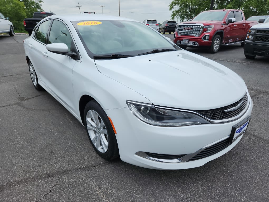 Pre-Owned 2016 Chrysler 200 Limited