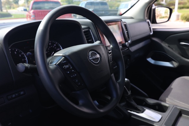 2023 Nissan Frontier SV photo 12
