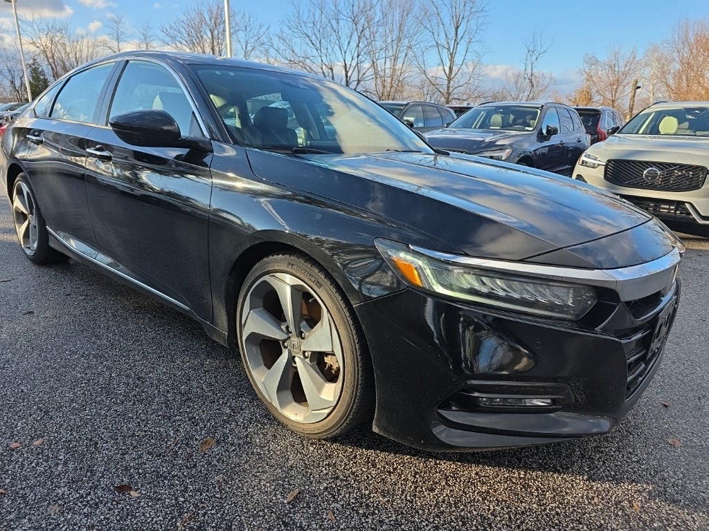 2018 Honda Accord Touring's photo