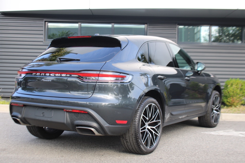 2024 Porsche Macan Base photo 7