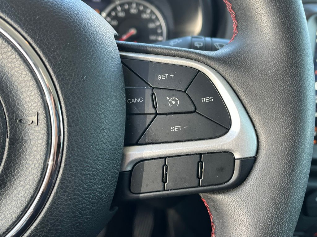 2023 Jeep Renegade Trailhawk photo 8