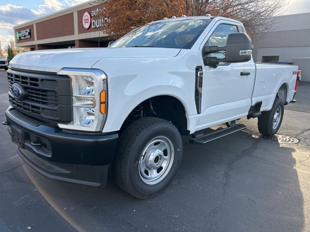 2026 Ford F-350 Super Duty XL's photo