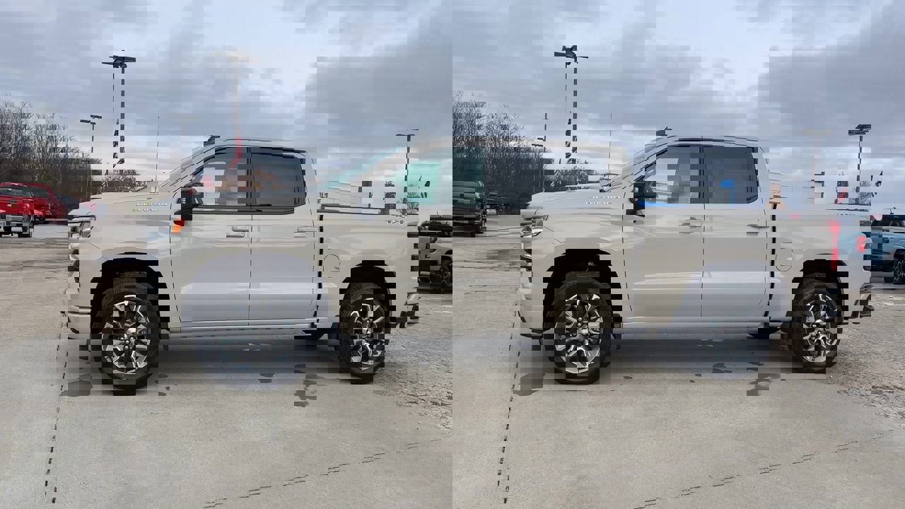 2026 Chevrolet Silverado 1500 RST photo 4