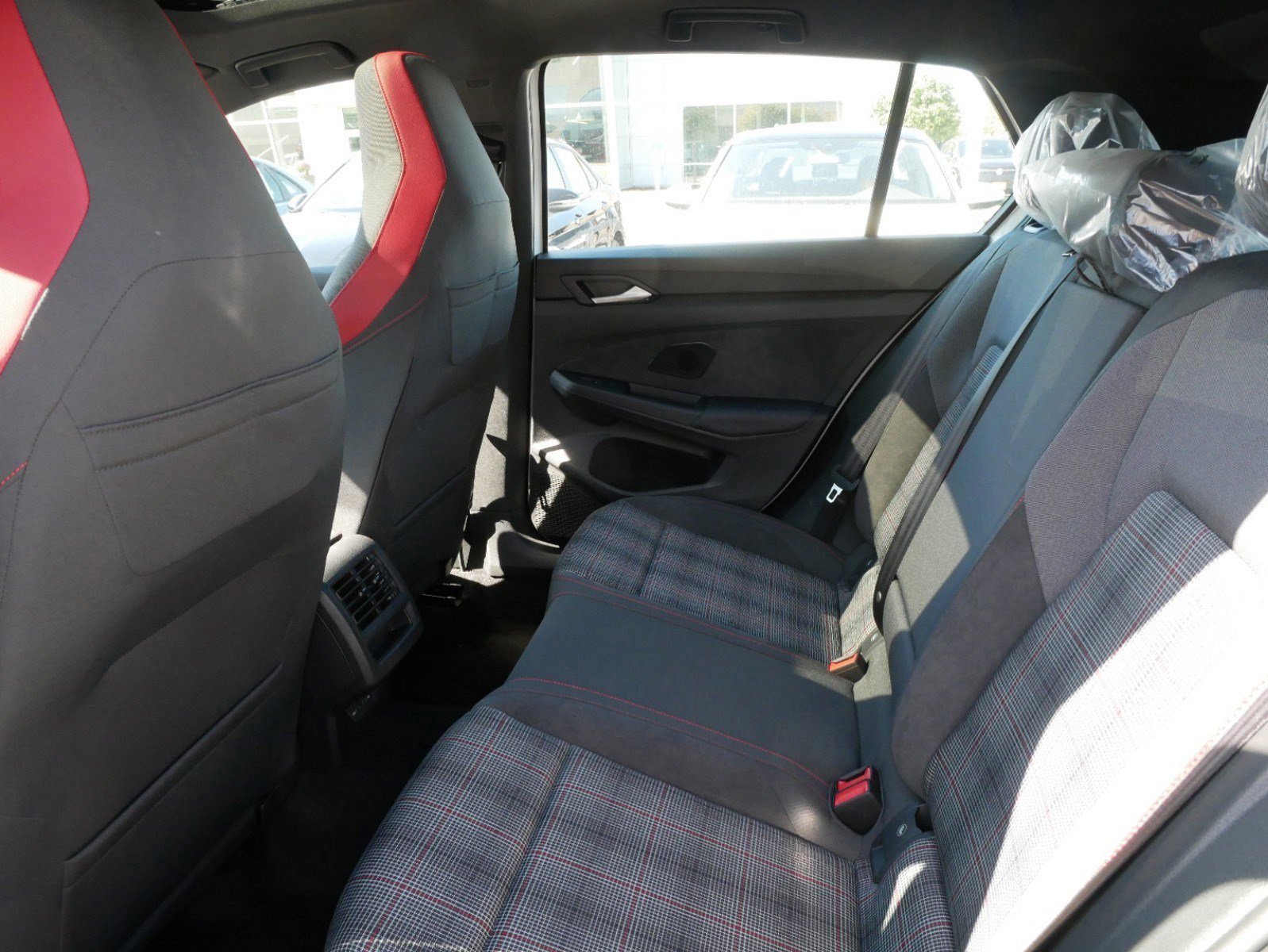 2024 Volkswagen Golf GTI SE photo 4
