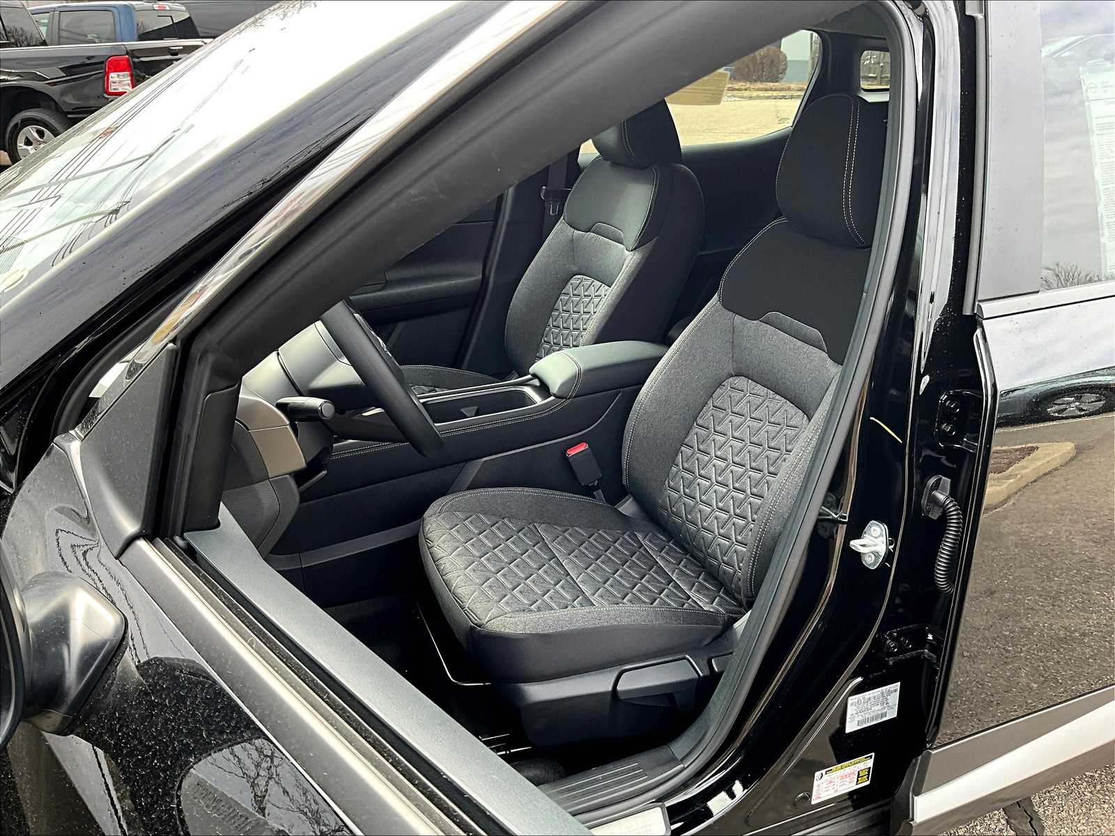 2025 Nissan Kicks SV photo 10