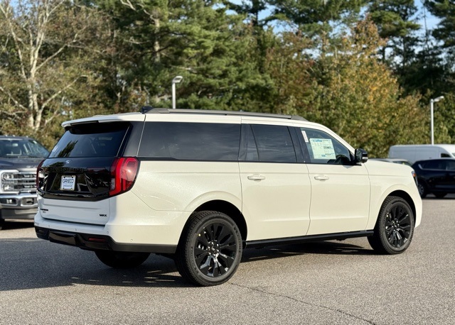 2025 Ford Expedition MAX Platinum photo 2