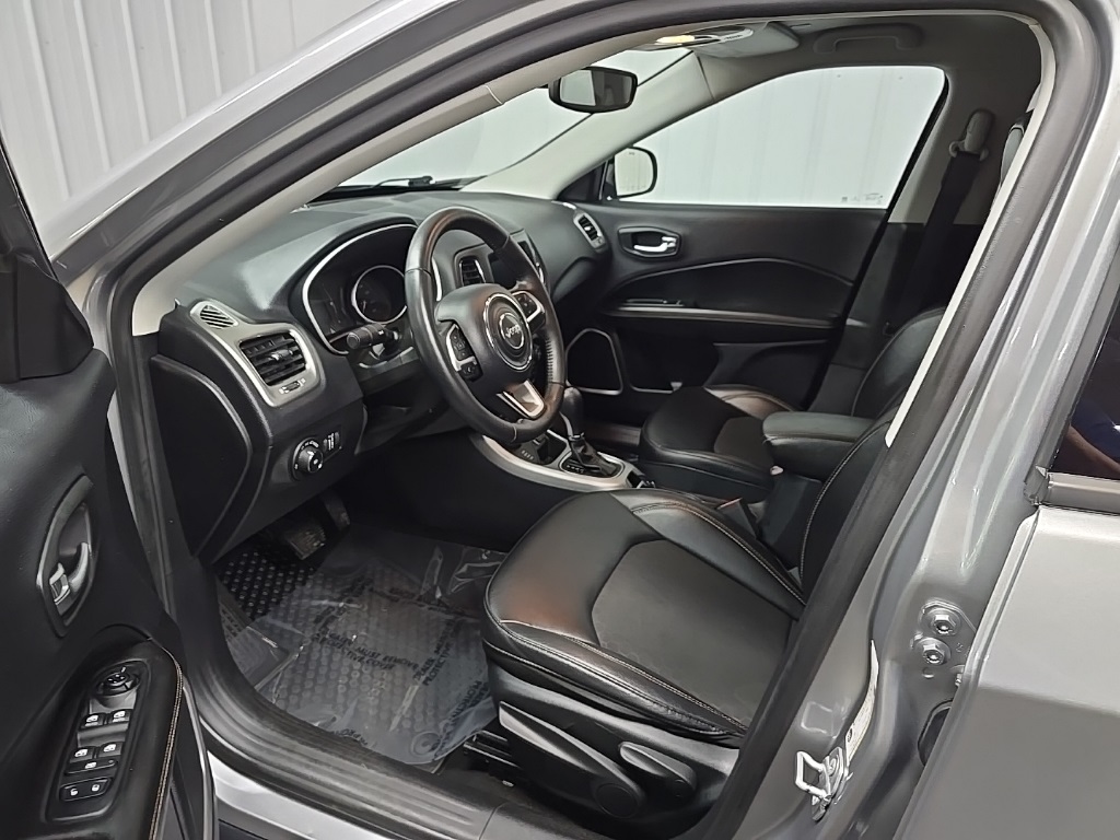2019 Jeep Compass Latitude photo 28